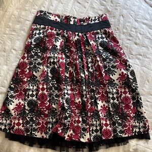 Elegant Black and Red Pleated Women's Skirt